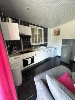 Appartement charmant à Sainte-Rose, 60m² + piscine